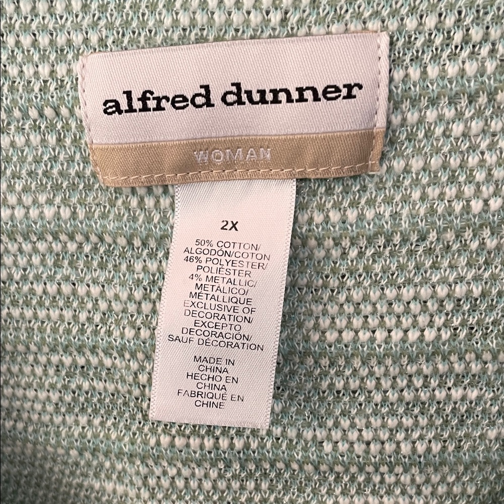 Alfred Dunner Mint Textured Blouse with White Edging - Picture 4 of 8
